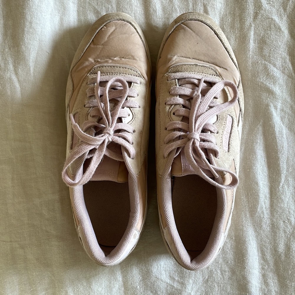 Pink Reebok - Picture 4 of 4
